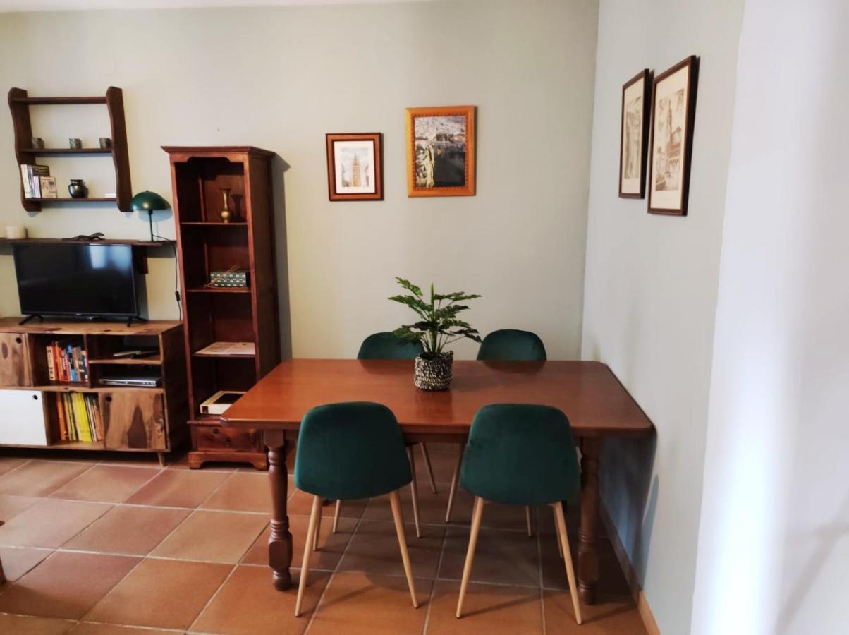 Piso Blanco Apartment *