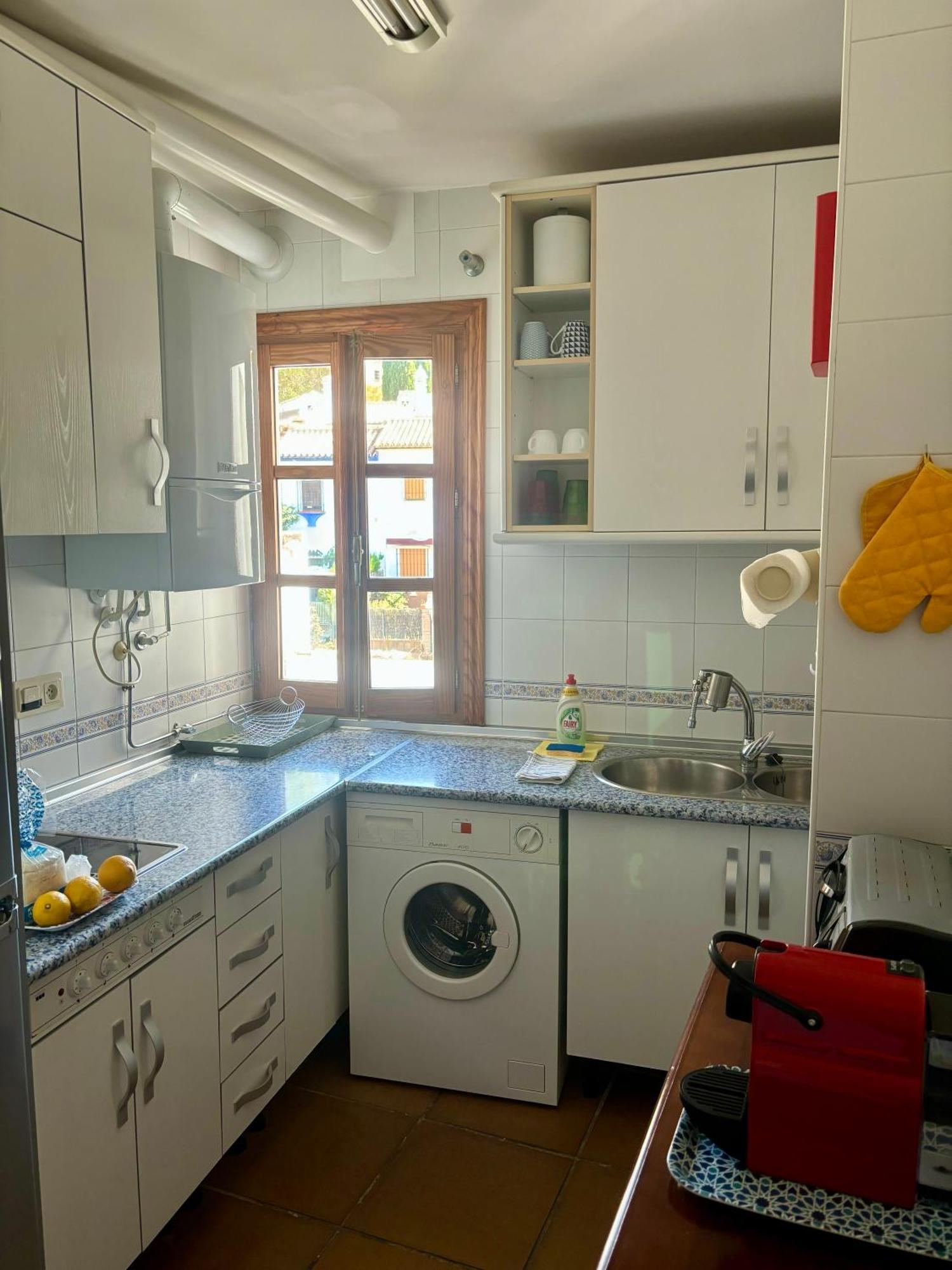 Piso Blanco Apartment